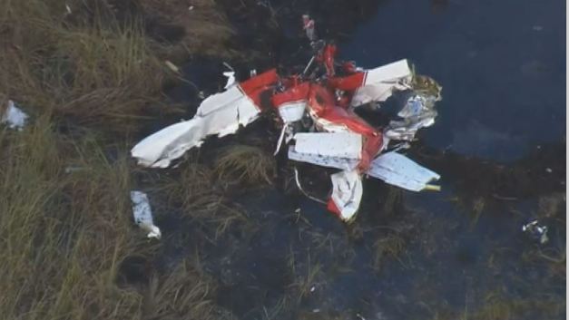 Los fragmentos del avión LearJet 25 serían reunidos en un lapso de 10 días, por lo que los primeros informes sobre la causa del desplome tardarían más de dos semanas en darse a conocer.