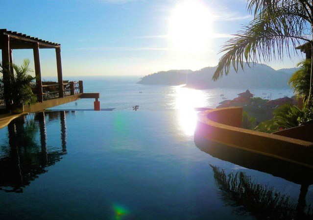 5. Ixtapa Zihuatanejo. Se trata de un destino doble conformado por dos pueblos gemelos, sólo separados por 5 kilómetros, que se localizan en el estado de Guerrero.