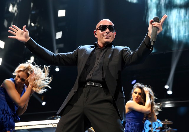 En una de sus canciones, Pitbull asegura lo siguiente: “Yo no creo en la religión, creo en Dios".