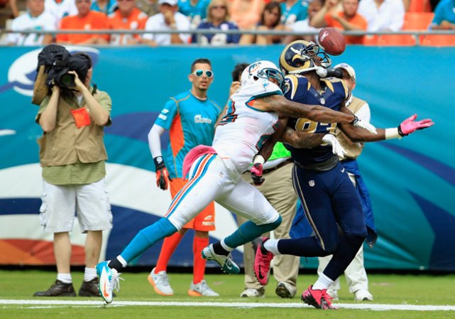 Los Miami Dolphins impusieron su potencia ante los Rams de Saint Louis, con una victoria 17-14.