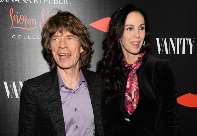 Scott estaba vinculada sentimentalmente con Mick Jagger, el cantante de los Rolling Stones, desde 2001.