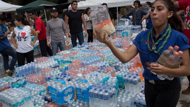 Balean y roban a voluntarios que repartían ayuda