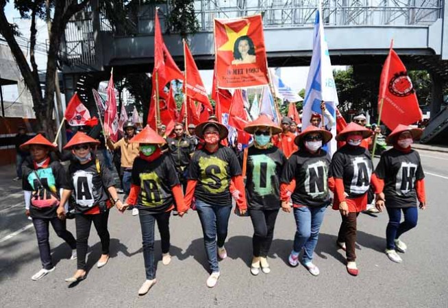 Crispación, protestas y mal ambiente mundial en el Día Internacional del Trabajo.
