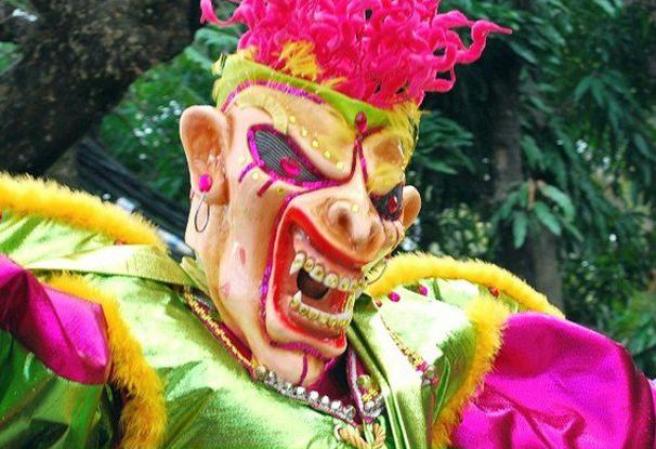 Los dominicanos celebran por todo lo alto durante el mes de febrero su fiesta de carnaval, la cual culmina el 27 de febrero con la fiesta del Día de Independencia.