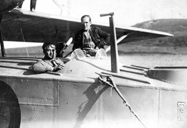 Ramón Franco, hermano del futuro dictador de España Francisco Franco, murio el 28 de octubre de 1938 cuando el hidroplano que pilotaba se estrelló en la isla de Mallorca.