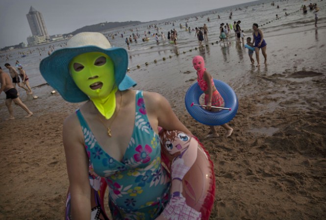 Expertos creen que el incremento en casos de cáncer en la piel podría hacer que los "face-kinis" se vuelvan aún más populares mundialmente.