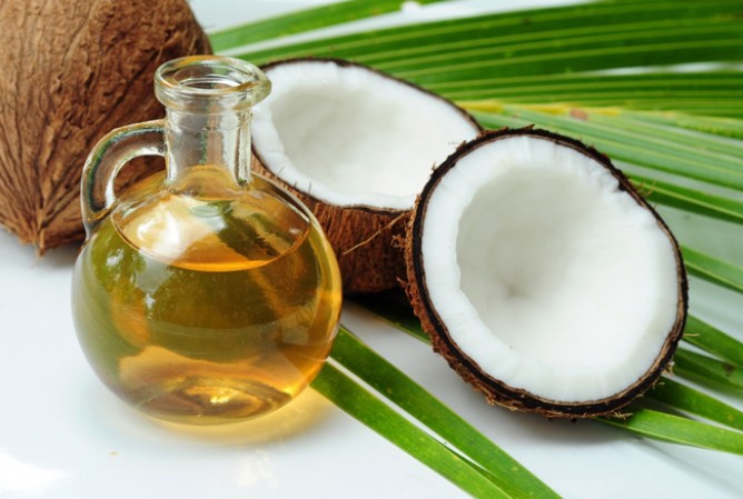 Aceite de coco.- el mejor sustituto de la mantequilla, margarina o aceites procesados.
