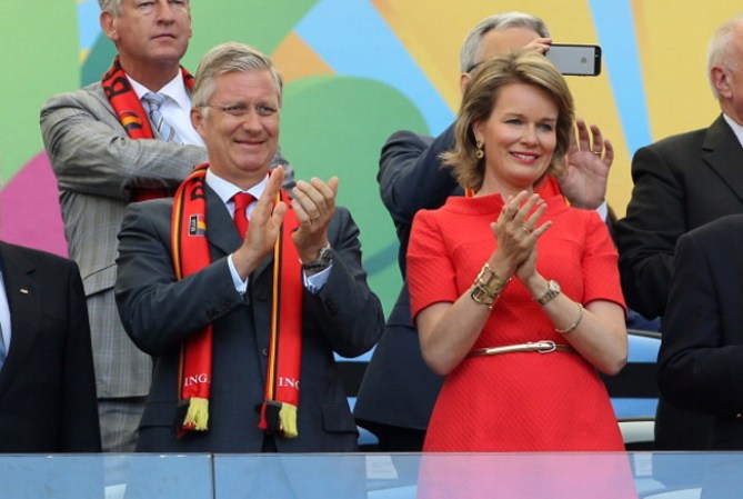 Rey Philippe de Belgica y la Reina Mathilde en el encuentro de Belgica contra Rusia en el Maracana