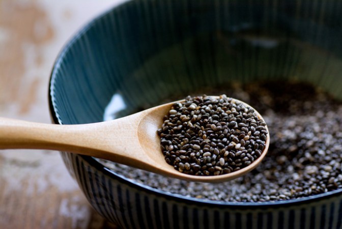 Chia.- rica en ácidos omega y calcio. Es una proteín completa para agregar a las ensaladas.