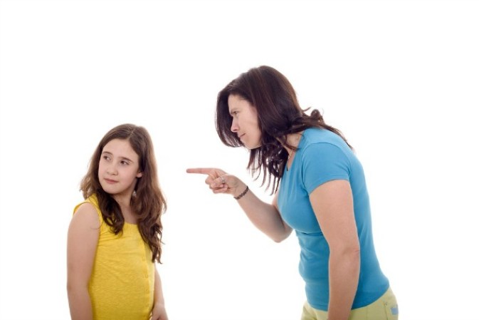 17. Mito lo veo todo. “tengo ojos en la nuca”, decían. Sin duda, los papás tienen muchas herramientas para saber qué están haciendo sus hijos, aunque aún no han podido hacer realidad esta afirmación.