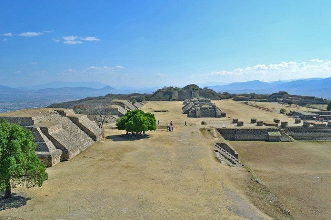 Oaxaca es cuna de civilizaciones prehispánicas que heredaron a México la ciudad de Monte Albán, la zona arqueológica más importante de la región y una de las más grandes de Mesoamérica.