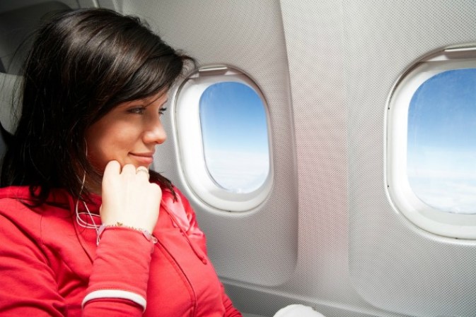25. Si te pones vaselina antes de un viaje en avión, evitarás la sequedad que generalmente se asocia a permanecer algunas horas en vuelo.