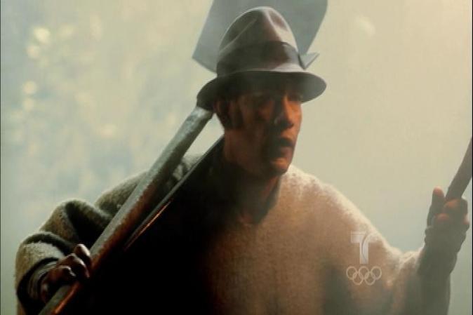 El padre de Escobar, Abél de Jesus Escobar, buscando oro. Según sus creencias, los santos le indicaban el camino. El progenitor fue una persona ausente en la vida del Patrón del Mal.