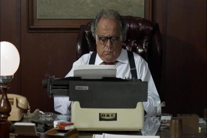 El primer capítulo comienza con un recuento de las víctimas de Escobar. Entre ellos el director del periódico "El Espectador"; Guillermo Cano Isaza, a quien Escobar ordenó matar.