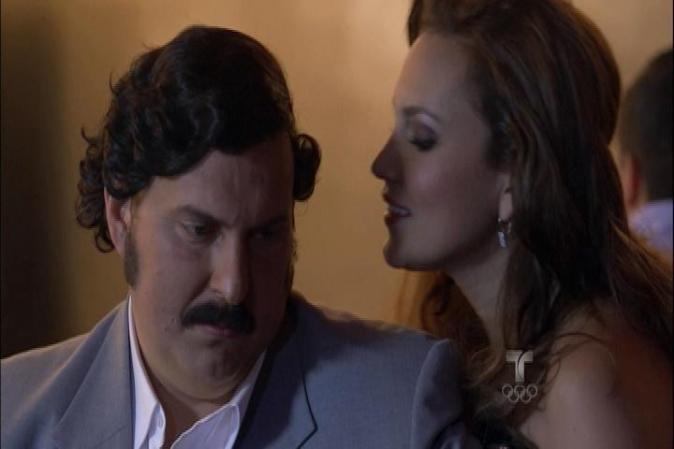 Pese a todos estos nuevos factores en su vida, Escobar continúa su vida de lujuria y sus negocios ilicitos.