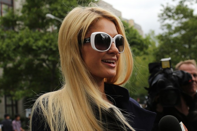 Paris Hilton dice que encontró a Dios cuando fue encarcelada.