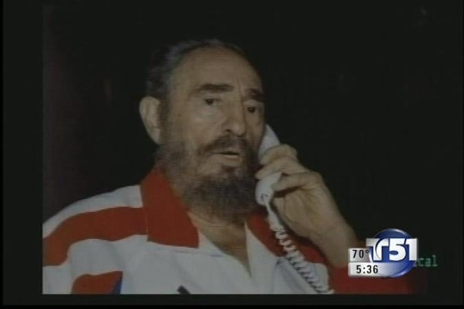12 DE AGOSTO, 2006: Se difunden las primeras imágenes de Castro tras su entrega del poder en julio.