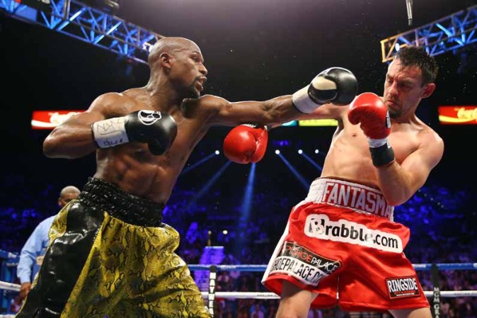 Mayweather Jr. se había adaptado de nuevo al cuadrilátero y comenzó a mostrar con su velocidad porque es el mejor púgil del mundo, sin discusión.