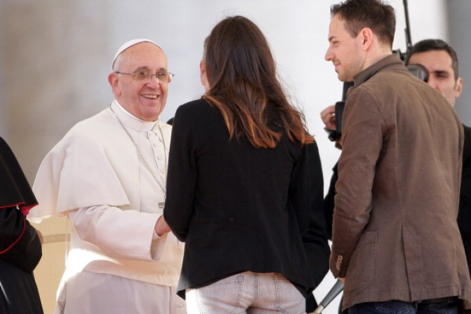 El papa Francisco recibió a más de 10,000 parejas para el Día de San Valentín. (CIUDAD DEL VATICANO)