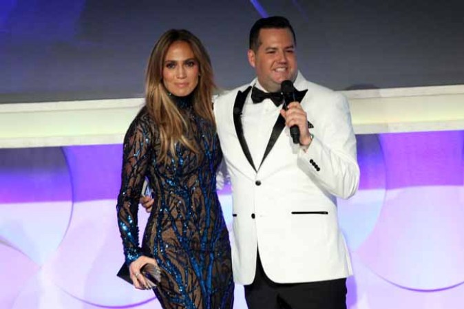 La actriz, que acaba de cumplir 44 años está en la mejor etapa de su vida. Su novio, Casper Smart, la acompañó al evento.