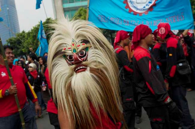 Algunos sí se tomaron con humor las protestas y salieron ala calle así de originales.