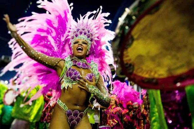Desfiles de las escuelas de samba del Grupo Especial del Carnaval de Río de Janeiro, el considerado mayor espectáculo del mundo al aire libre, en el Sambódromo de Sampucai.
