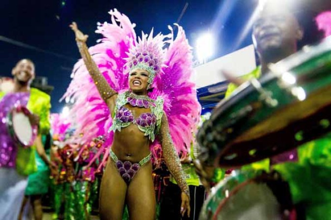 Desfiles de las escuelas de samba del Grupo Especial del Carnaval de Río de Janeiro, el considerado mayor espectáculo del mundo al aire libre, en el Sambódromo de Sampucai.