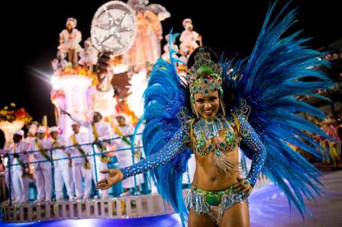 Desde África resonó la batucada que se expande en la tierra carioca con el carnaval de Rio de Janeiro el mayor espectáculo al aire libre del mundo.