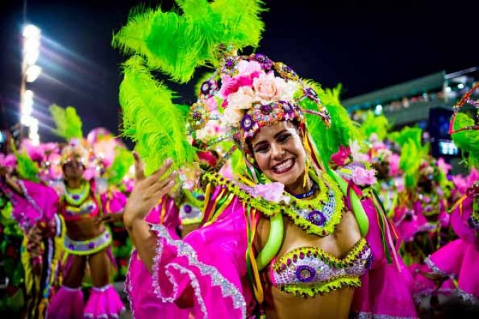 3 DE MARZO, 2014 - Desfiles de las escuelas de samba del Grupo Especial del Carnaval de Río de Janeiro, el considerado mayor espectáculo del mundo al aire libre, en el Sambódromo de Sampucai. Desde África resonó la batucada que se expande en la tierra carioca con el carnaval de Rio de Janeiro el mayor espectáculo al aire libre del mundo.