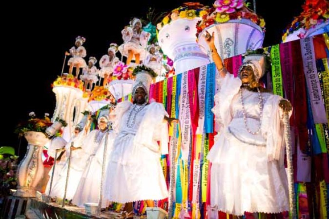 Desde África resonó la batucada que se expande en la tierra carioca con el carnaval de Rio de Janeiro el mayor espectáculo al aire libre del mundo.