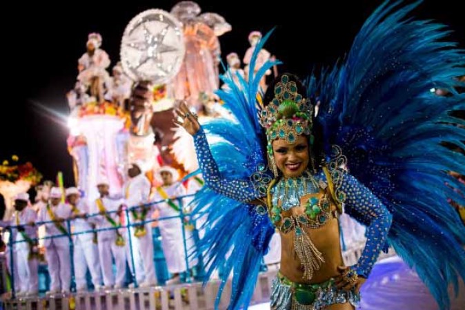 Desde África resonó la batucada que se expande en la tierra carioca con el carnaval de Rio de Janeiro el mayor espectáculo al aire libre del mundo.