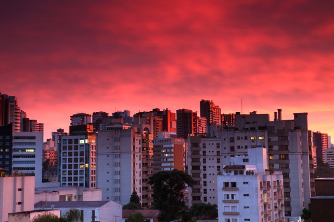 Le sigue Curitiba, Brasil.
