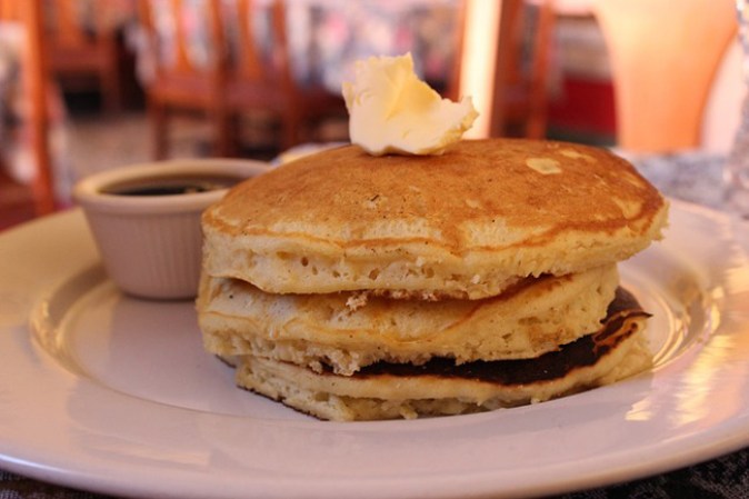 Saber hacer pancakes.