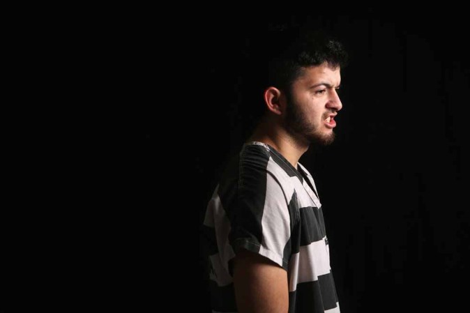 Ramón Arredondo Aboyte, de 22 años, es un inmigrante indocumentado de Sinaloa, México. Aboyte Arredondo fue detenido en Phoenix, en noviembre por una violación de tráfico y posesión de drogas. Permanece recluido en Tent City, la prisión del controversial, alguacil, Joe Arpaio.