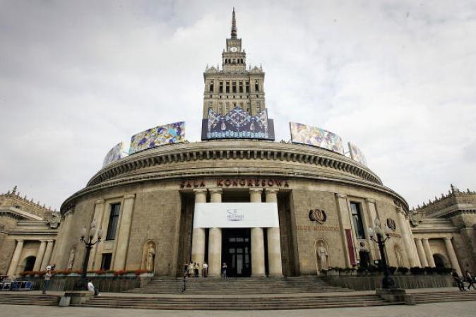 Polonia es el cuarto país más satisfecho con el sexo que hace pues el 54%,del 76% de polacos que hacen el sexo, está satisfecho.