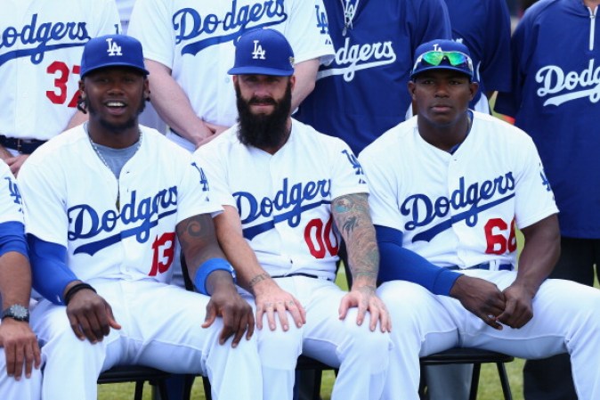 Yasiel Puig #66 de Los Angeles Dodgers con Hanley Ramírez y Brian Wilson.