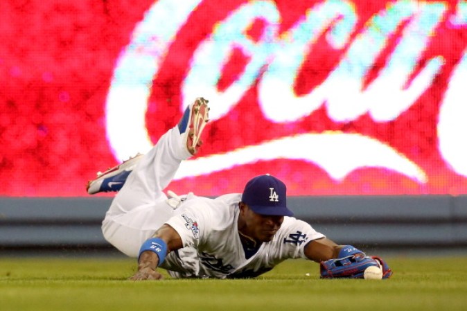 asiel Puig #66 de Los Angeles Dodgers ha sido elogiado por su espectaculares jugadas.