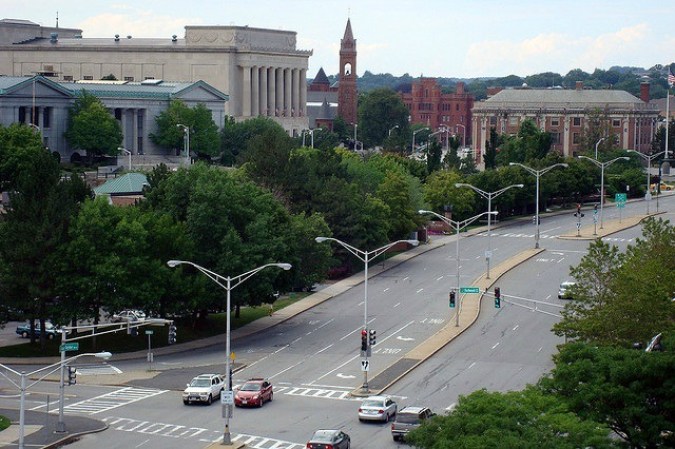 La competencia por un buen puesto de trabajo en Worcester es bienvenida, ya que es una ciudad cercana a algunas de las mejores universidades del país.