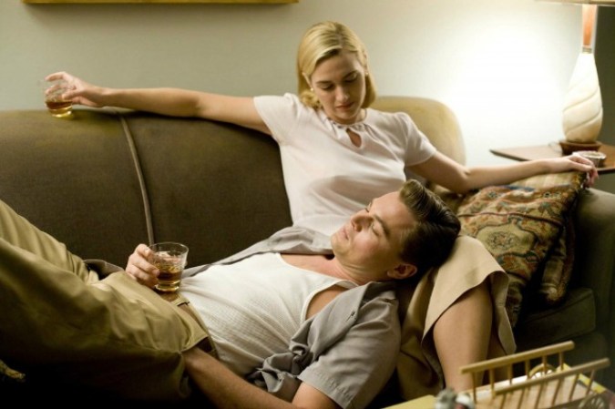 Si estás en un matrimonio fallido: “Sólo un sueño” (Revolutionary Road). Leonardo Di Caprio y Kate Winslet, en su segunda película juntos, muestran cómo la rutina y las diferencias en las personalidades acaban con cualquier relación, por más sólida que parezca.