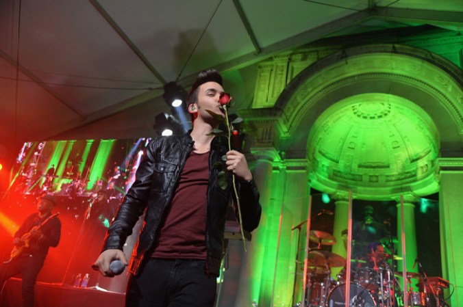 Canción del Año Airplay; Canción del Año Digital; Canción del Año Streaming; “Top Latin Albums” Artista del Año Masculino...