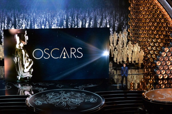 El actor Jim Carrey en el escenario de los Oscar 2014.