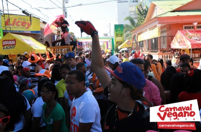 Imágenes del Carnaval Vegano 2014 desde la Vega, República Dominicana.