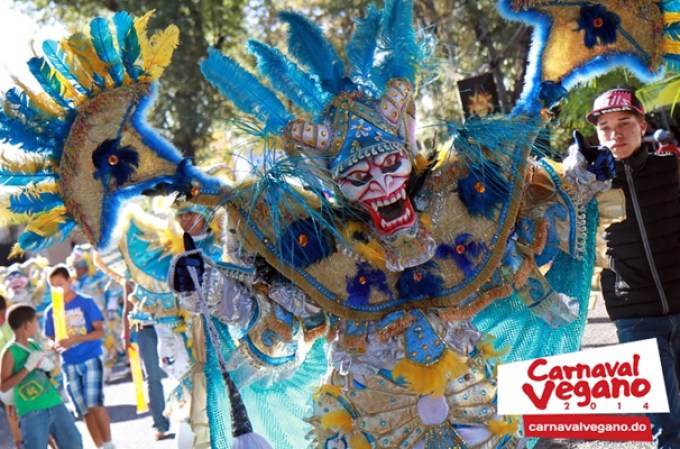 Imágenes del Carnaval Vegano 2014 desde la Vega, República Dominicana.
