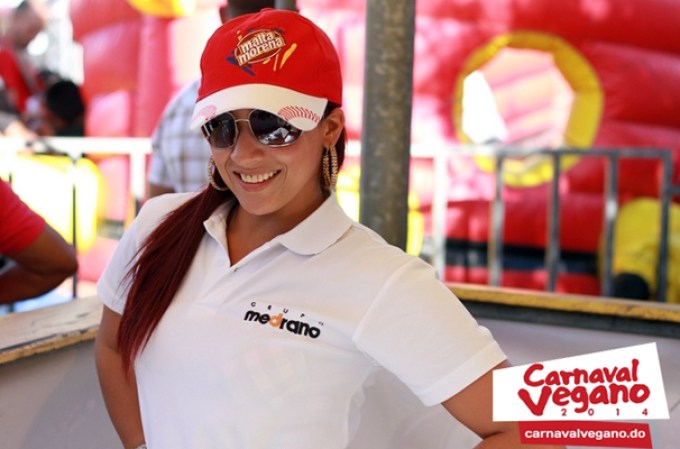 Imágenes del Carnaval Vegano 2014 desde la Vega, República Dominicana.