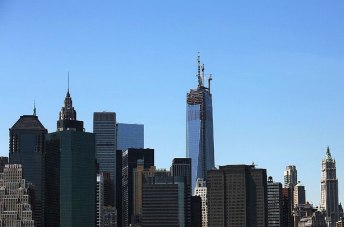 Instalan la clavija que convierte al nuevo One World Trade Center en el más alto del hemisferio oeste, con una altitud de 1,776 pies.
