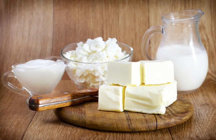 Los lácteos deben estar presentes en nuestra alimentación diaria, pues son una excelente fuente de nutrientes: proteínas, calcio y vitaminas (A, D, B12 y ácido fólico).