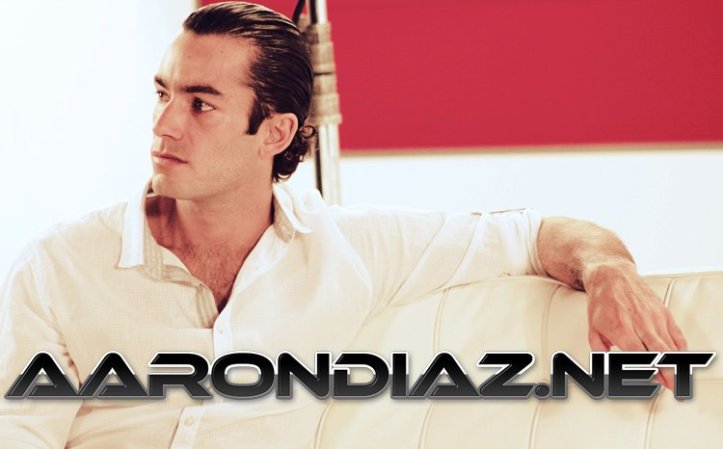 La segunda telenovela donde actúa es Corazones al límite, en 2004, al lado de Sara Maldonado y Sherlyn.
