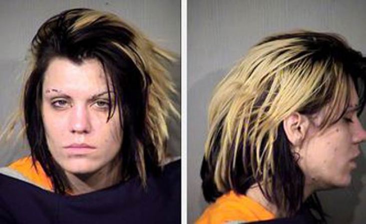 Ann Graham fue arrestada el 10/31/2013 en la región de Phoenix, acusada de :<br /><br />DUI/DRUGS/METABOLITE