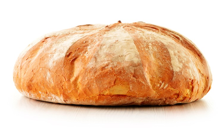 Pan. Todos sabemos que el pan es un carbohidrato que nos hace subir de peso, pero, ¿sabías que contiene azúcar? En dos rebanadas, puedes encontrar hasta cuatro 4 gramos, aunque sea integral.