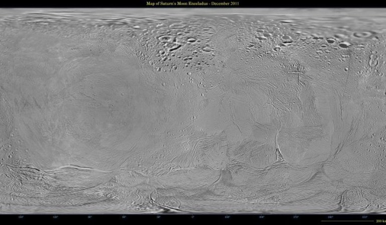 También indicaron los investigadores que Enceladus es una luna que se distingue por tener un núcleo de baja densidad y un manto y una corteza separados.